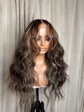 "BLONDE & BOUGIE" UNIT