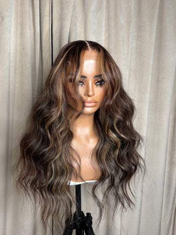 "BLONDE & BOUGIE" UNIT